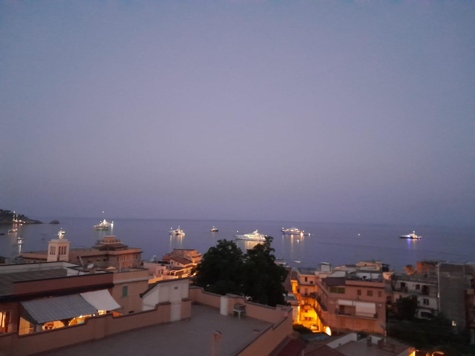 Mungi Bay, Flat With Sea View Roof Top Terrace Giardini-Naxos Zewnętrze zdjęcie