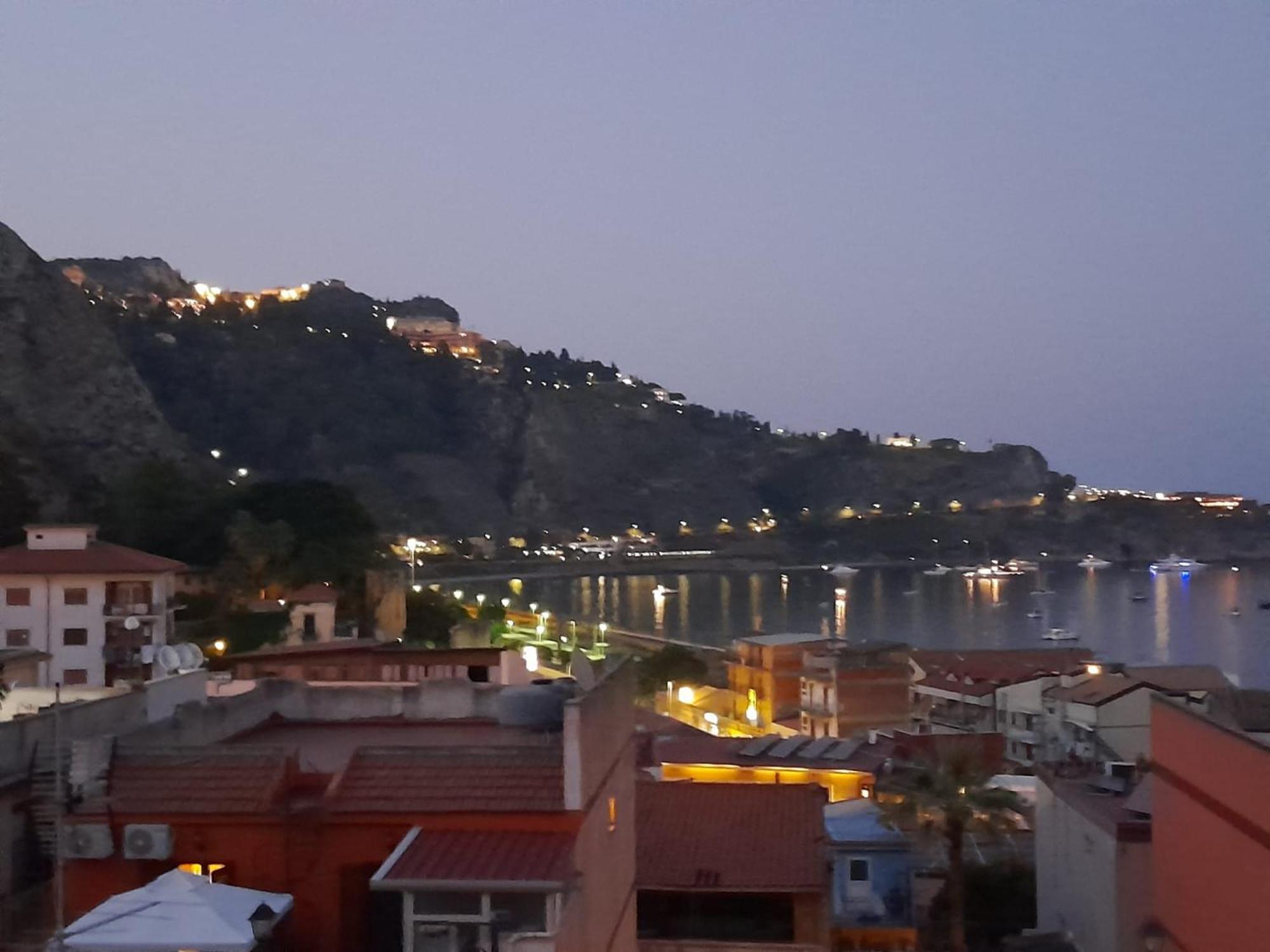 Mungi Bay, Flat With Sea View Roof Top Terrace Giardini-Naxos Zewnętrze zdjęcie